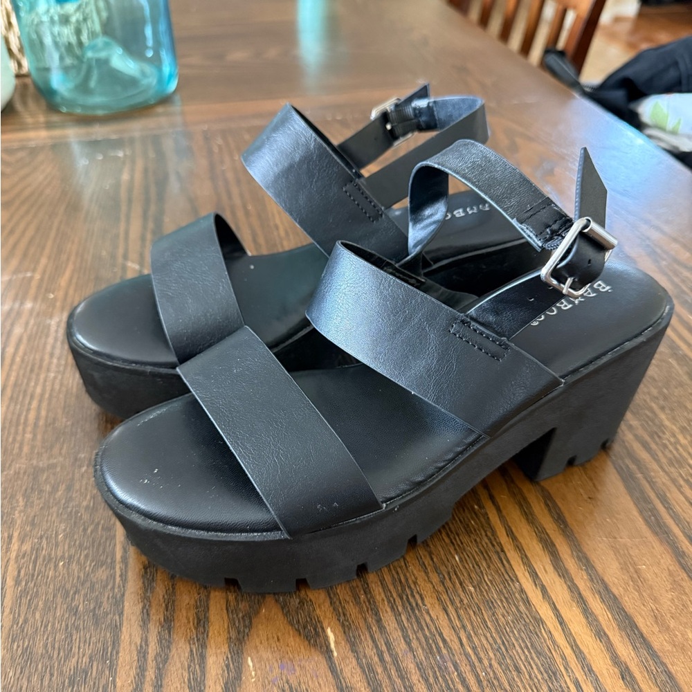 Platform Sandals - Picture 3 of 7